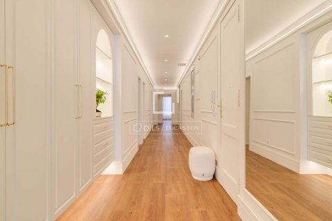 Wohnung zum Verkauf in Barcelona, Spanien 5 Schlafzimmer, 215 m2 Nr. 164630 - Foto 18