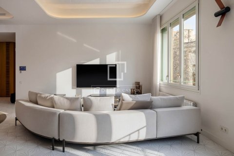 Apartment à vendre à Barcelona, Espagne, 2 chambres, 152 m2 No. 164629 - photo 2