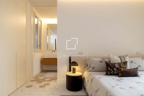 Apartment à vendre à Barcelona, Espagne, 2 chambres, 152 m2 No. 164629 - photo 15
