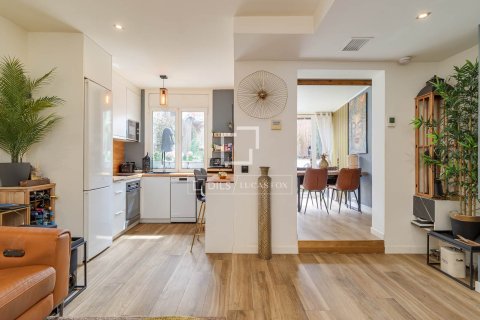 Apartment à vendre à Barcelona, Espagne, 2 chambres, 69 m2 No. 164631 - photo 2