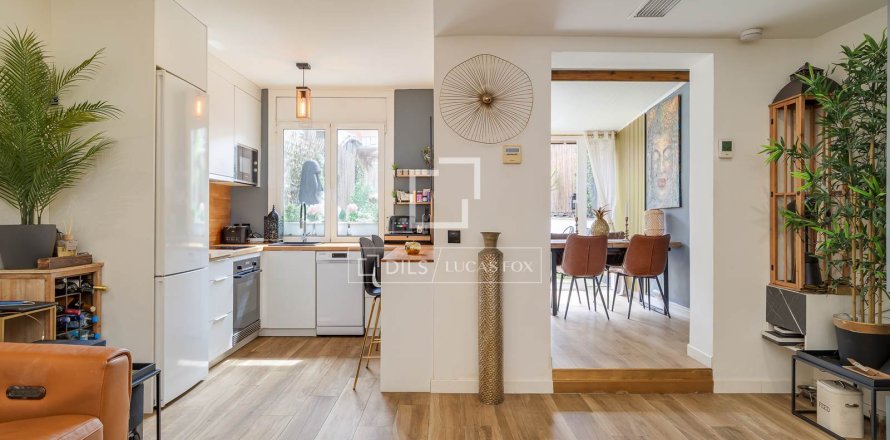 Apartment à Barcelona, Espagne 2 chambres, 69 m2 No. 164631