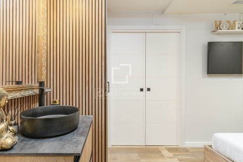 Apartment à vendre à Barcelona, Espagne, 2 chambres, 69 m2 No. 164631 - photo 25
