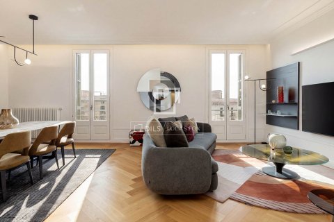 Продажа квартиры в Барселона, Испания 3 спальни, 190м2 №164628 - фото 2