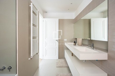 Продажа квартиры в Барселона, Испания 3 спальни, 190м2 №164628 - фото 24