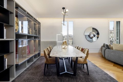 Продажа квартиры в Барселона, Испания 3 спальни, 190м2 №164628 - фото 9