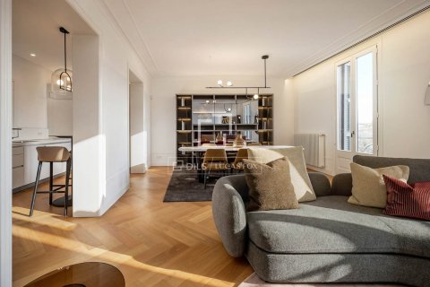 Квартира в Барселона, Испания 3 спальни, 190м2 №164628