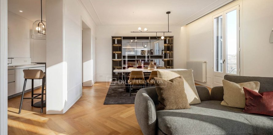 Квартира в Барселона, Испания 3 спальни, 190м2 №164628