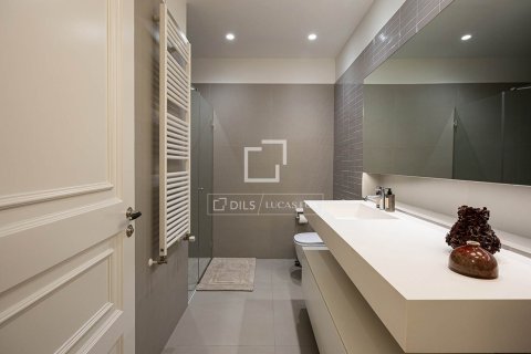 Продажа квартиры в Барселона, Испания 3 спальни, 190м2 №164628 - фото 19