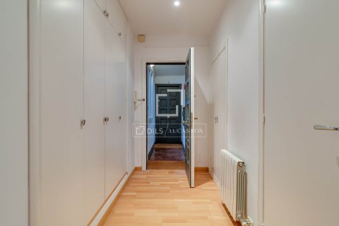 Продажа квартиры в Барселона, Испания 3 спальни, 115м2 №164633 - фото 30