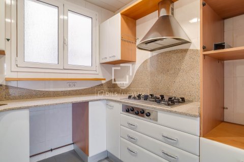 Продажа квартиры в Барселона, Испания 3 спальни, 115м2 №164633 - фото 17