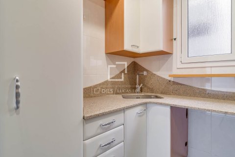 Продажа квартиры в Барселона, Испания 3 спальни, 115м2 №164633 - фото 18