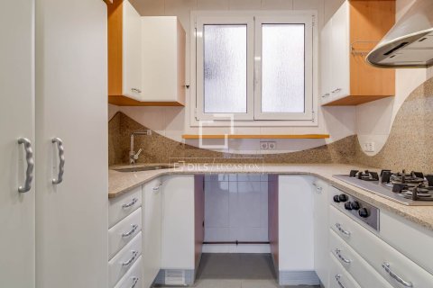 Продажа квартиры в Барселона, Испания 3 спальни, 115м2 №164633 - фото 16