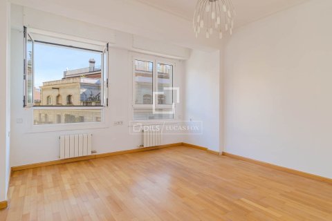 Продажа квартиры в Барселона, Испания 3 спальни, 115м2 №164633 - фото 23