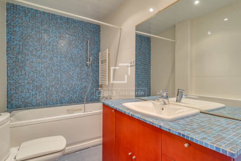 Продажа квартиры в Барселона, Испания 3 спальни, 115м2 №164633 - фото 28