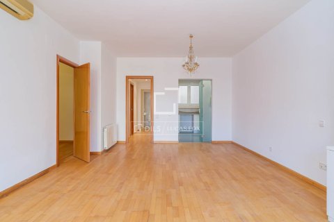 Продажа квартиры в Барселона, Испания 3 спальни, 115м2 №164633 - фото 14