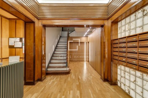 Продажа квартиры в Барселона, Испания 3 спальни, 115м2 №164633 - фото 3