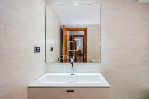 Продажа квартиры в Сан-Кугат-дель-Вальес, Барселона, Испания 3 спальни, 95м2 №164632 - фото 22