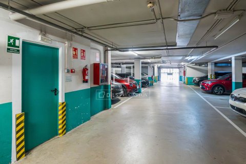 Продажа квартиры в Сан-Кугат-дель-Вальес, Барселона, Испания 3 спальни, 95м2 №164632 - фото 28