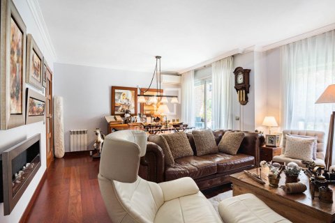 Продажа квартиры в Сан-Кугат-дель-Вальес, Барселона, Испания 3 спальни, 95м2 №164632 - фото 7