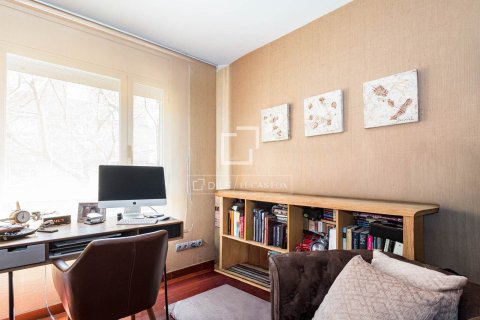 Продажа квартиры в Сан-Кугат-дель-Вальес, Барселона, Испания 3 спальни, 95м2 №164632 - фото 15