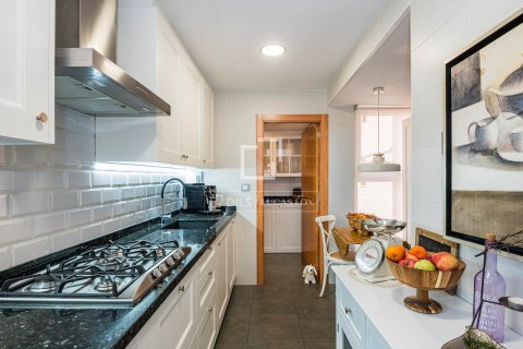 Продажа квартиры в Сан-Кугат-дель-Вальес, Барселона, Испания 3 спальни, 95м2 №164632 - фото 9