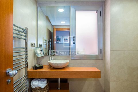 Продажа квартиры в Сан-Кугат-дель-Вальес, Барселона, Испания 3 спальни, 95м2 №164632 - фото 20