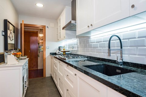 Продажа квартиры в Сан-Кугат-дель-Вальес, Барселона, Испания 3 спальни, 95м2 №164632 - фото 10