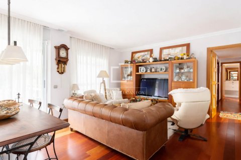 Квартира в Сан-Кугат-дель-Вальес, Барселона, Испания 3 спальни, 95м2 №164632