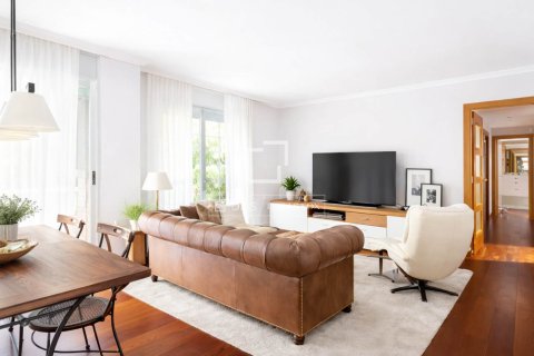 Продажа квартиры в Сан-Кугат-дель-Вальес, Барселона, Испания 3 спальни, 95м2 №164632 - фото 3