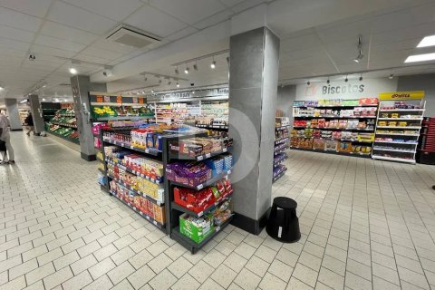 Veikals pārdošanā Spānijā 980 m2 Nr. 154870 - attēls 4