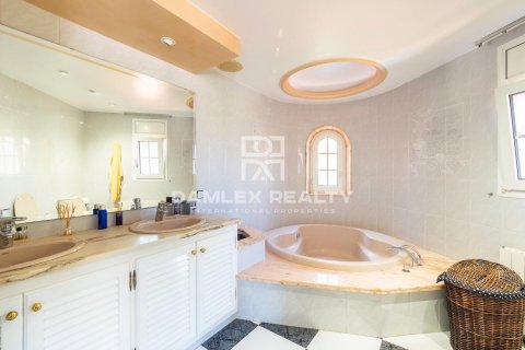 Huvila myytävänä Sant Feliu de Guixols, Girona, Espanja, 3 makuuhuonetta, 300 m2 No. 176911 - kuva 14