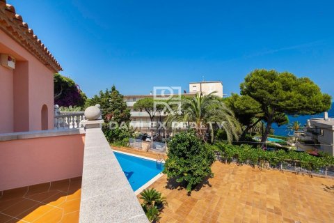 Huvila myytävänä Sant Feliu de Guixols, Girona, Espanja, 3 makuuhuonetta, 300 m2 No. 176911 - kuva 8