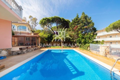 Huvila myytävänä Sant Feliu de Guixols, Girona, Espanja, 3 makuuhuonetta, 300 m2 No. 176911 - kuva 2