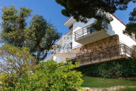 Huvila myytävänä Lloret de Mar, Girona, Espanja, 6 makuuhuonetta, 372 m2 No. 176910 - kuva 3