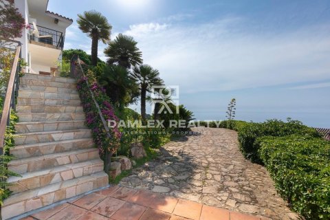 Huvila myytävänä Lloret de Mar, Girona, Espanja, 6 makuuhuonetta, 372 m2 No. 176910 - kuva 14
