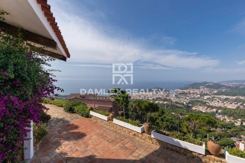 Huvila myytävänä Lloret de Mar, Girona, Espanja, 6 makuuhuonetta, 372 m2 No. 176910 - kuva 2