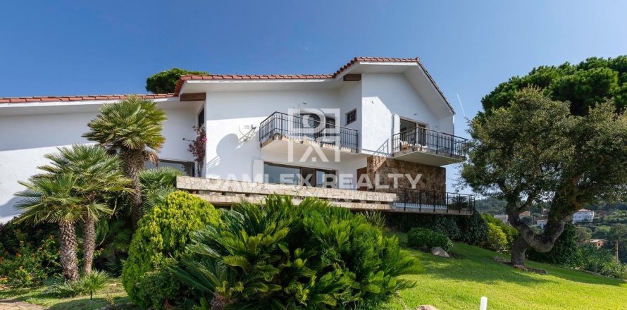 Huvila Lloret de Mar, Girona, Espanja 6 makuuhuonetta, 372 m2 No. 176910