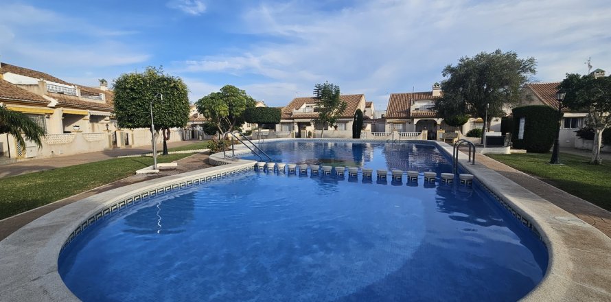 Bungalow i Alicante, Spanien 3 sovrum, 90 kvm. Nr. 140490