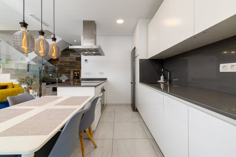 Townhouse zum Verkauf in Alicante, Spanien 3 Schlafzimmer, 85 m2 Nr. 140491 - Foto 5