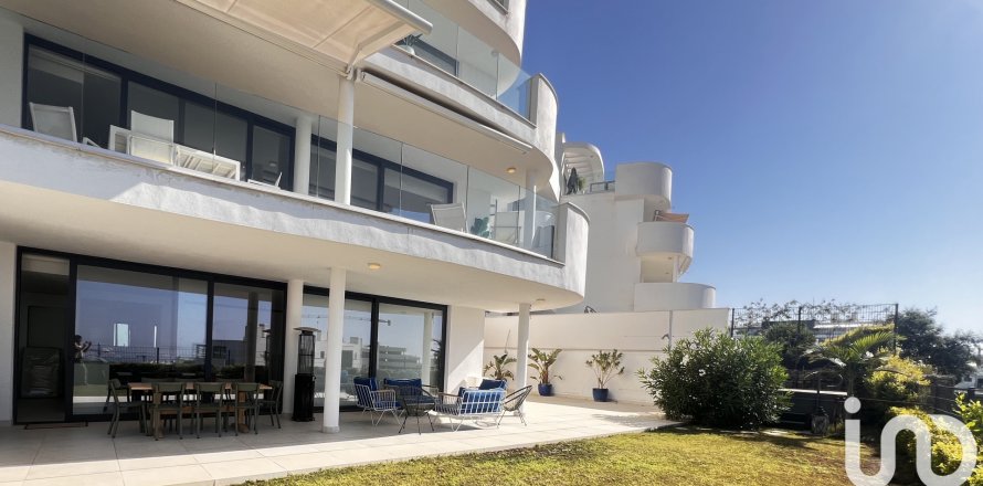 Apartment à Fuengirola, Malaga, Espagne 3 chambres, 400 m2 No. 152385