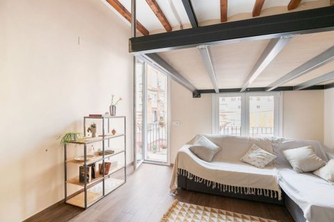 Apartamento en venta en Barcelona, España 2 dormitorios, 64 m2 No. 167833 - foto 2
