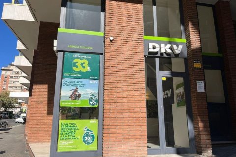 Gewerbeimmobilien zum Verkauf in Barcelona, Spanien 60 m2 Nr. 167831 - Foto 4