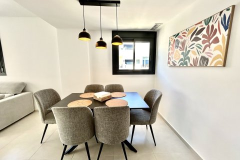 Apartment for sale in Alicante, Spain 3 bedrooms, 107 sq.m. No. 189922 - photo 8