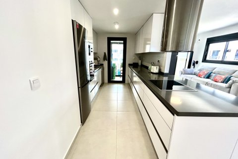 Apartment for sale in Alicante, Spain 3 bedrooms, 107 sq.m. No. 189922 - photo 9