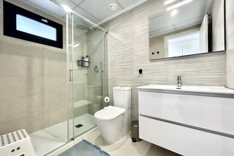 Apartment for sale in Alicante, Spain 3 bedrooms, 107 sq.m. No. 189922 - photo 23