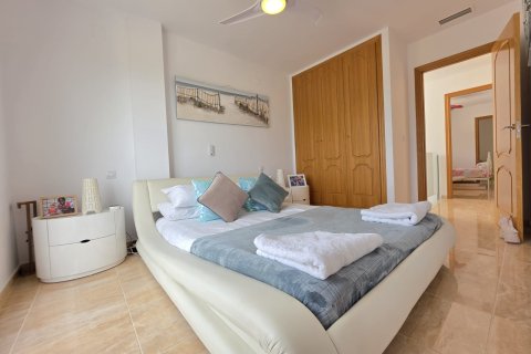 Villa for sale in Pinoso, Alicante, Spain 3 bedrooms, 263 sq.m. No. 189918 - photo 16