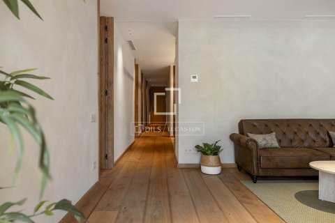 Dzīvoklis pārdošanā Barcelona, Spānijā 3 istabas, 132 m2 Nr. 150465 - attēls 15