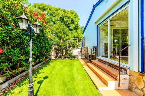 Villa for sale in Sitges, Barcelona, Spain 5 bedrooms, 259 sq.m. No. 150461 - photo 9