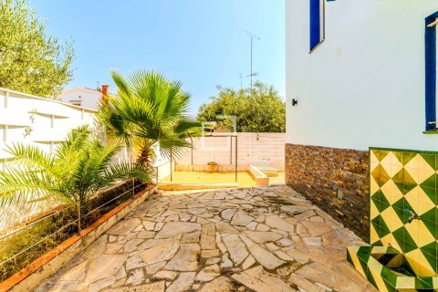 Villa for sale in Sitges, Barcelona, Spain 5 bedrooms, 259 sq.m. No. 150461 - photo 24