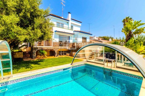 Villa for sale in Sitges, Barcelona, Spain 5 bedrooms, 259 sq.m. No. 150461 - photo 28